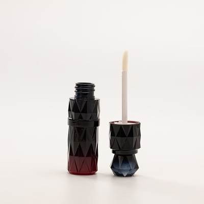 Unique design, diamond pattern plastic lip glaze tube with many colors