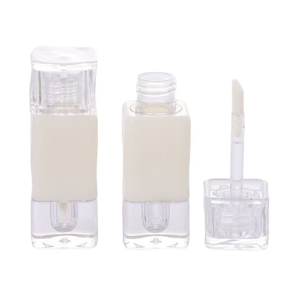 Plastic Lip Gloss Stick Empty Tube Container with Customized Logo and 2.6ML Capacity
