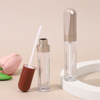 4.5ml Plastic Lip Gloss Tube with Customized Colors and Leakproof Design for Lip Care Products